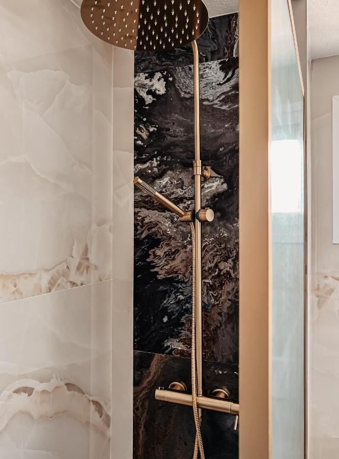 Emerald Palm Residence 阿德耶 外观 照片